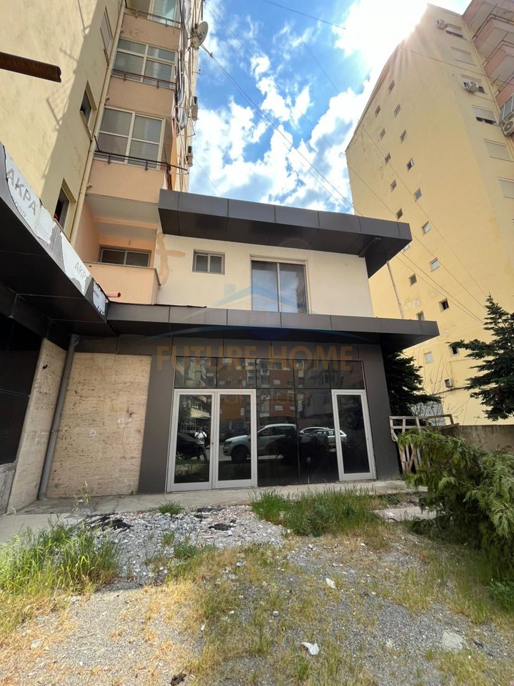 Shitet, Godinë Hotelerie, Durrës
