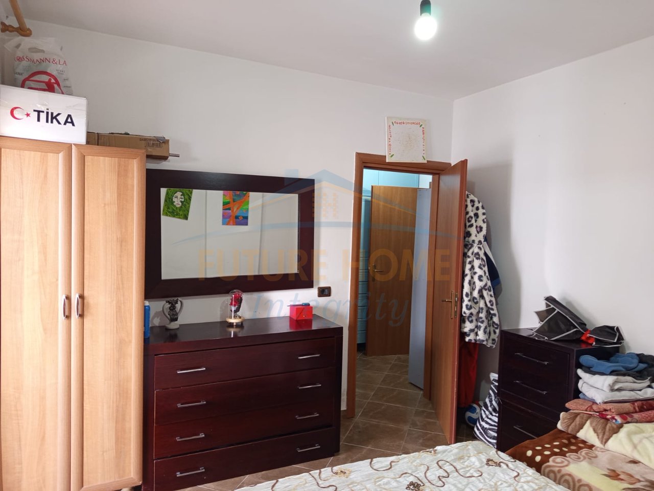 Shitet, Apartament 1+1, Unaza e Re, Tiranë.