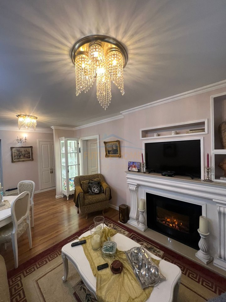 Shitet, Apartament 2+1 + Garderobë, Rruga e Kavajës,Tiranë