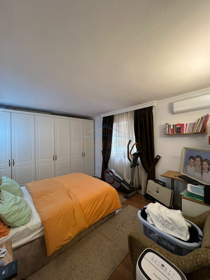 Shitet, Apartament 2+1 + Garderobë, Rruga e Kavajës,Tiranë