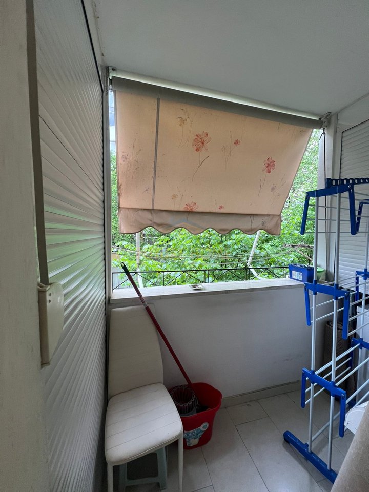 Shitet, Apartament 2+1 + Garderobë, Rruga e Kavajës,Tiranë