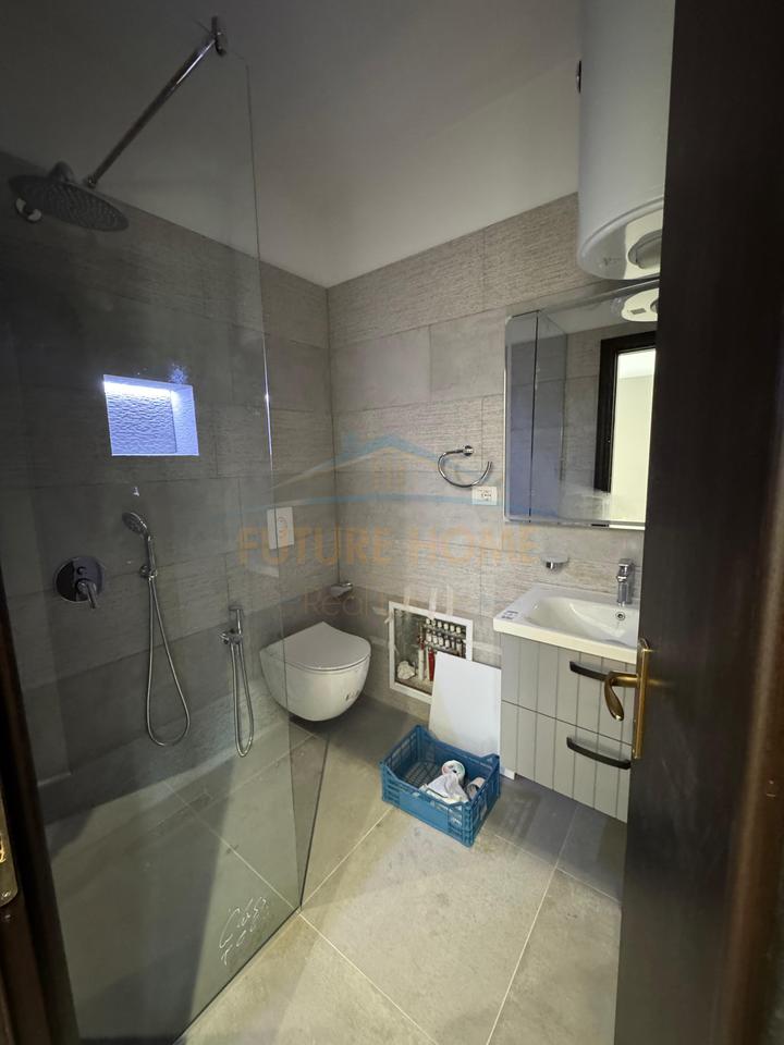 Shitet,Apartament 1+1, Rruga "Shefqet Kuka", Fresk