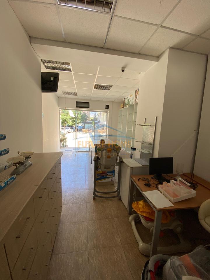 In vendita, Locale Commerciale, Via Bajram Curri, Tirana.