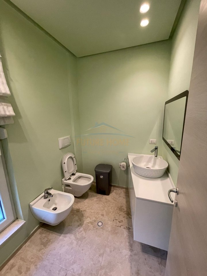 Qera, Vilë, White House Residence, TEG