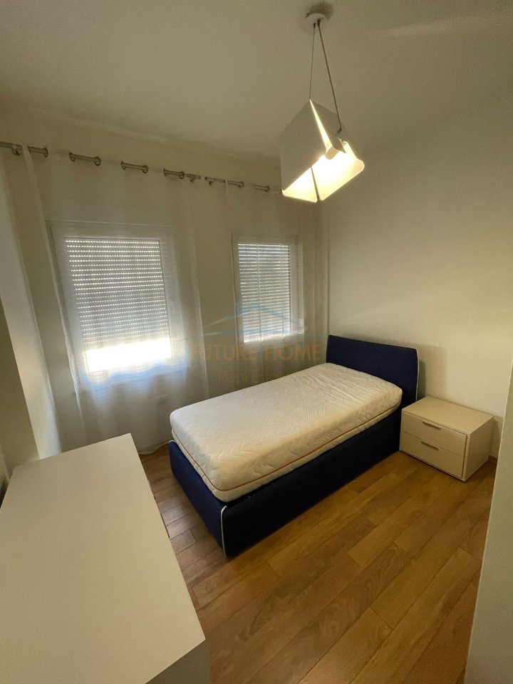 Qera, Vilë, White House Residence, TEG