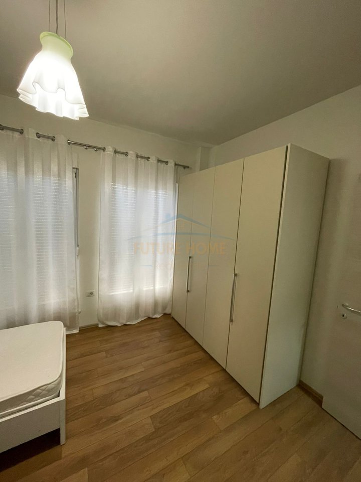 Qera, Vilë, White House Residence, TEG