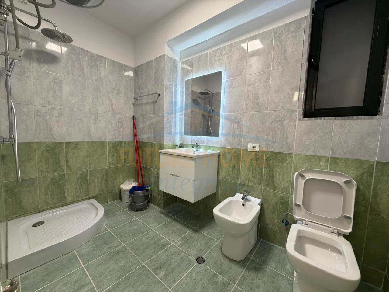 Shitet, Apartament 2+1, Yzberisht, Tiranë.