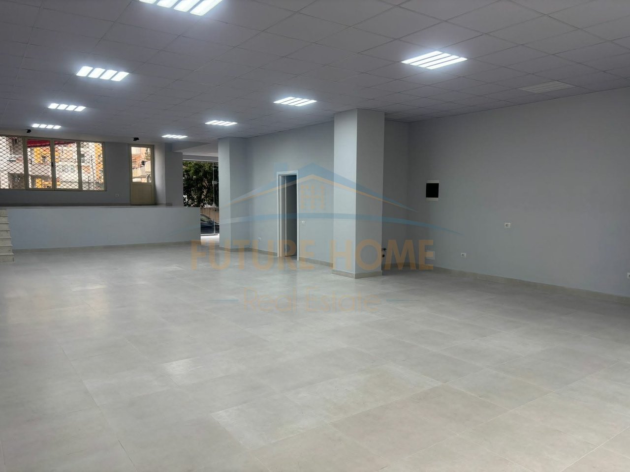 Qera, Dyqan, Vila L, Tirane