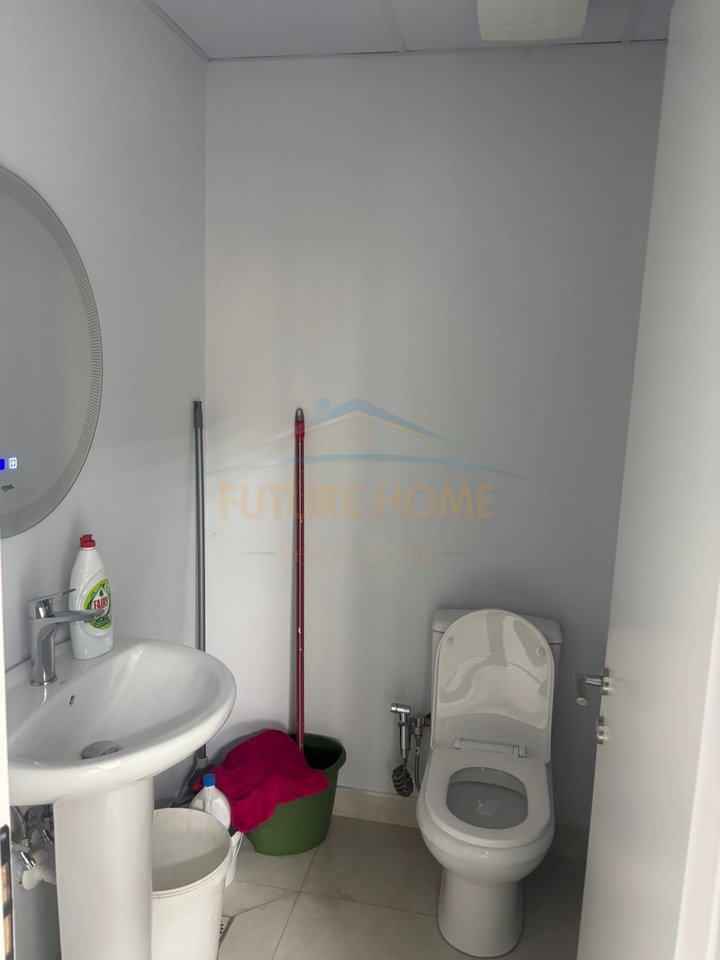 Qera, Dyqan, Vila L, Tirane