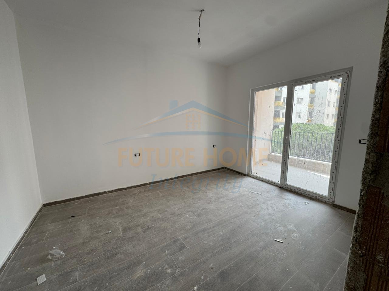 Qera, Apartament 1+1 për Zyra, Kompleksi Aura, Tiranë.