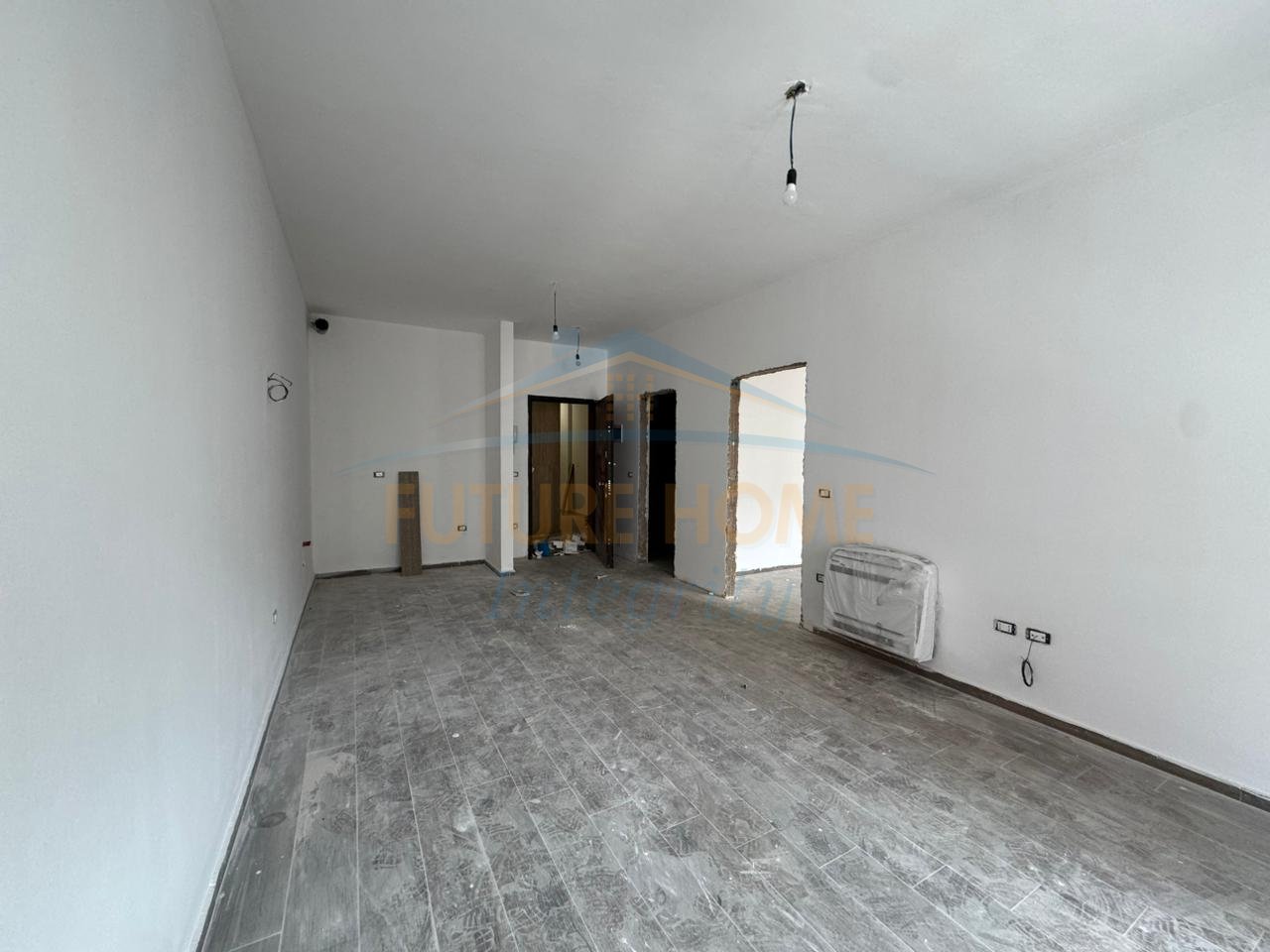 Qera, Apartament 1+1 për Zyra, Kompleksi Aura, Tiranë.