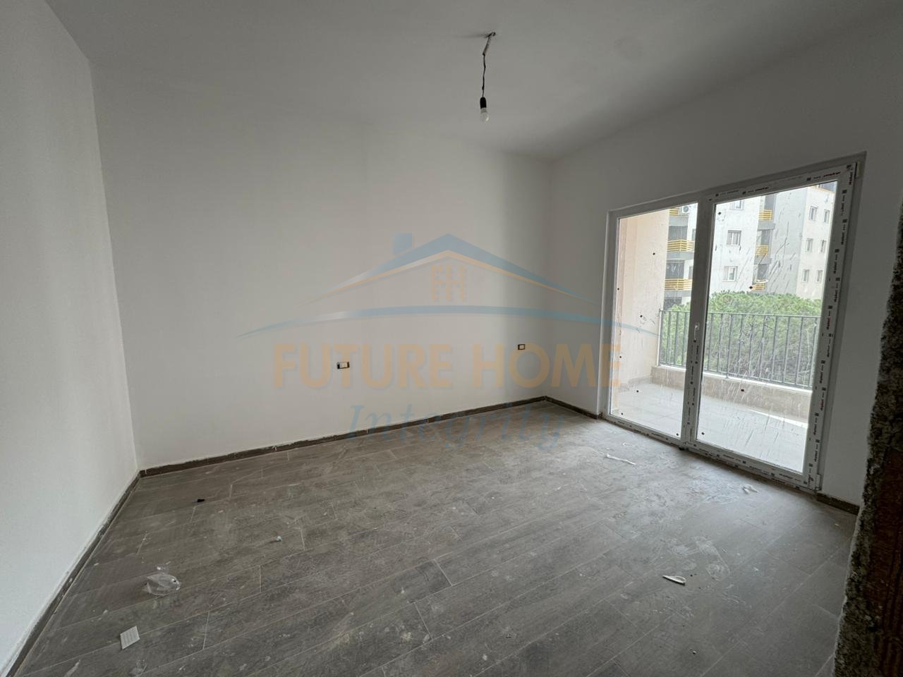 Qera, Apartament 1+1 për Zyra, Kompleksi Aura, Tiranë.