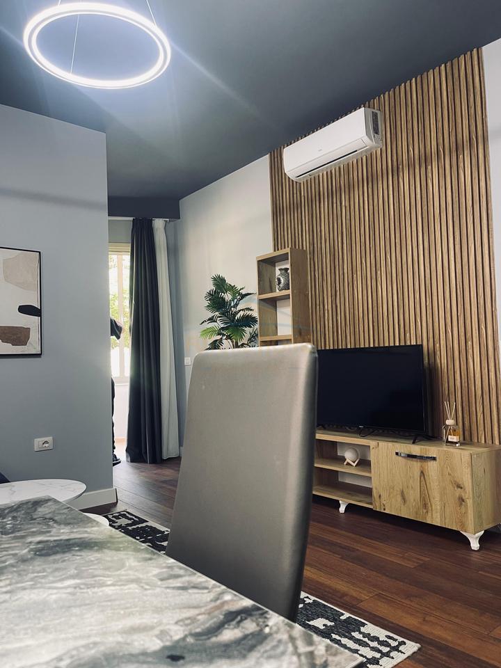 Affitto, Appartamento 2+1+2, Giardino Botanico, Tirana.