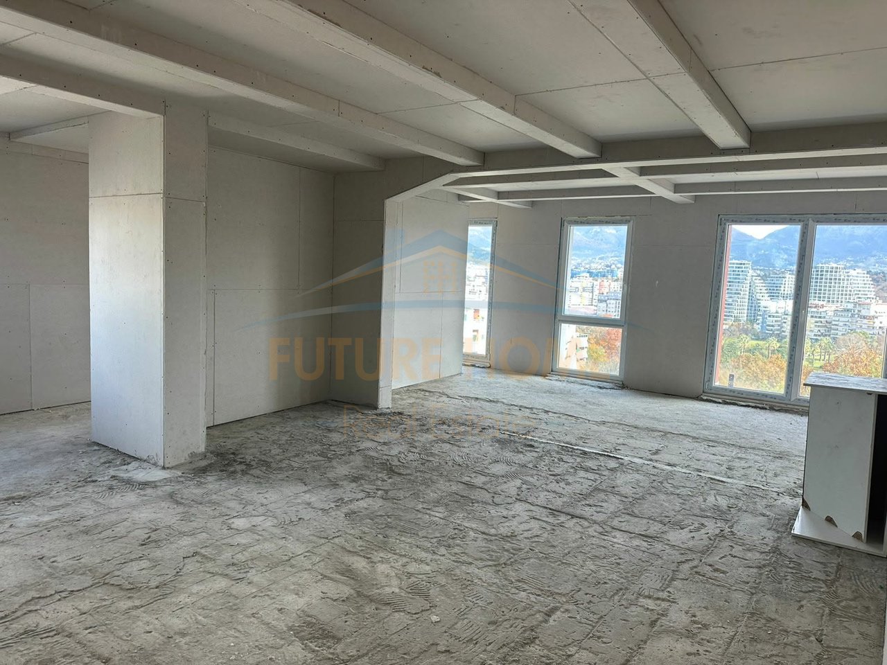 Qera, Vilë 5-Katëshe, Kodra e Diellit 2