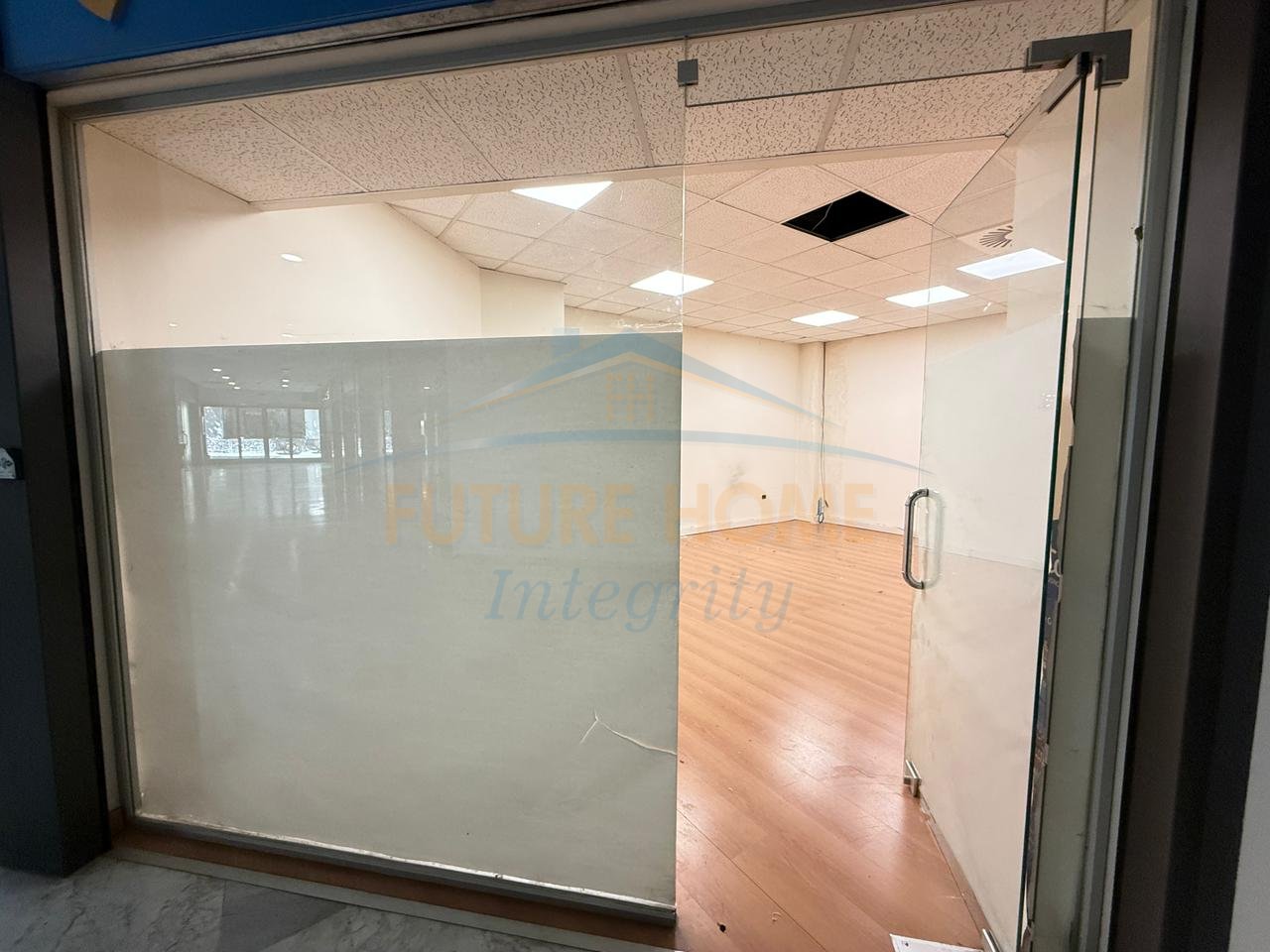 Qera, Ambient Biznesi, Qendër, Tiranë.