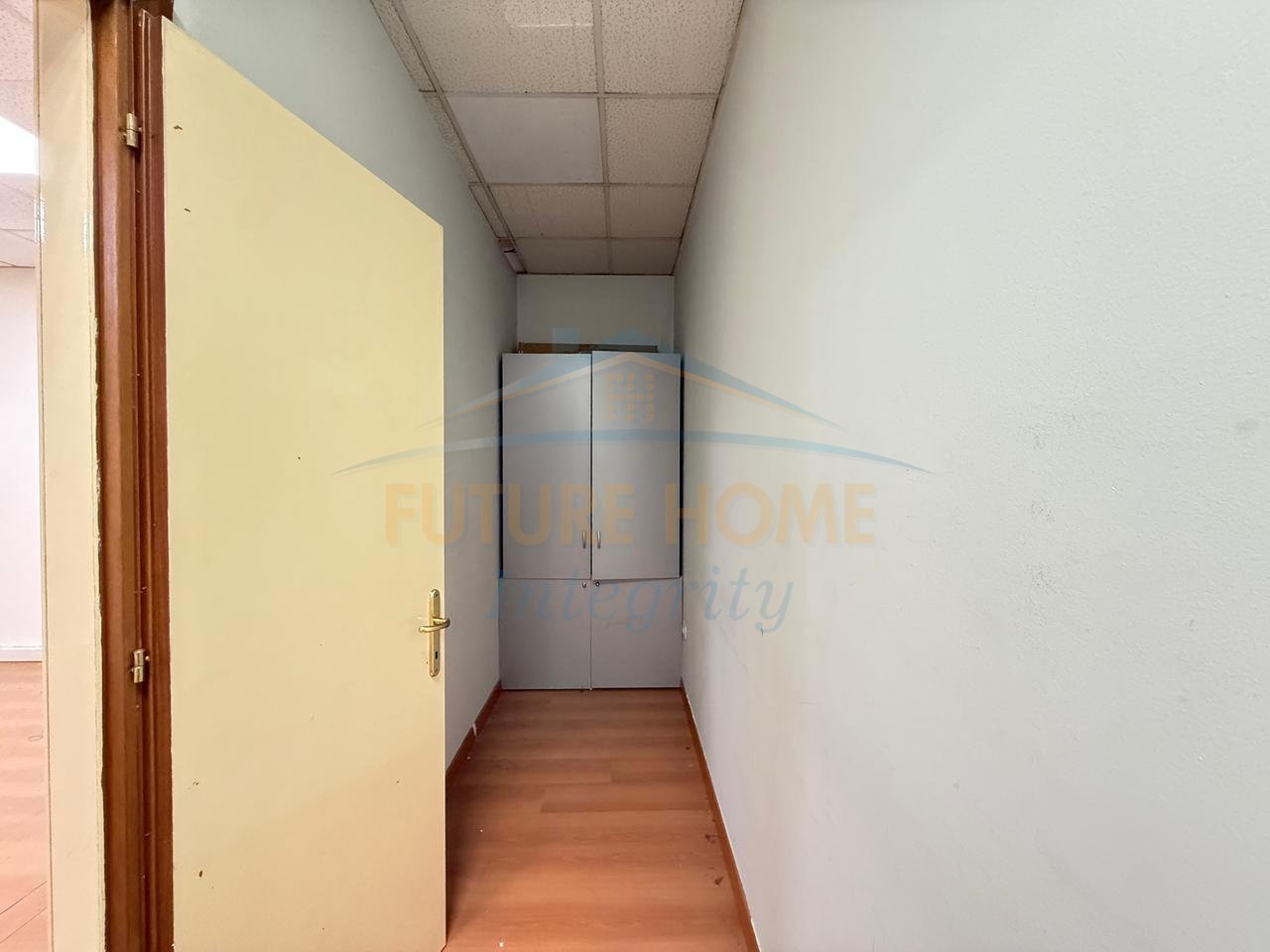 Qera, Ambient Biznesi, Qendër, Tiranë.