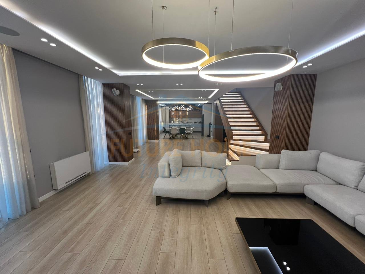 Rent, Duplex 4+1+3+Veranda+Parking space, Square 21 Complex, Tirana.