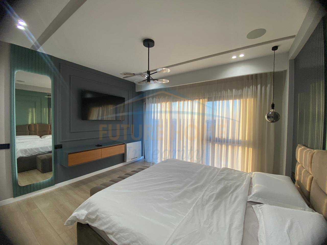 Rent, Duplex 4+1+3+Veranda+Parking space, Square 21 Complex, Tirana.