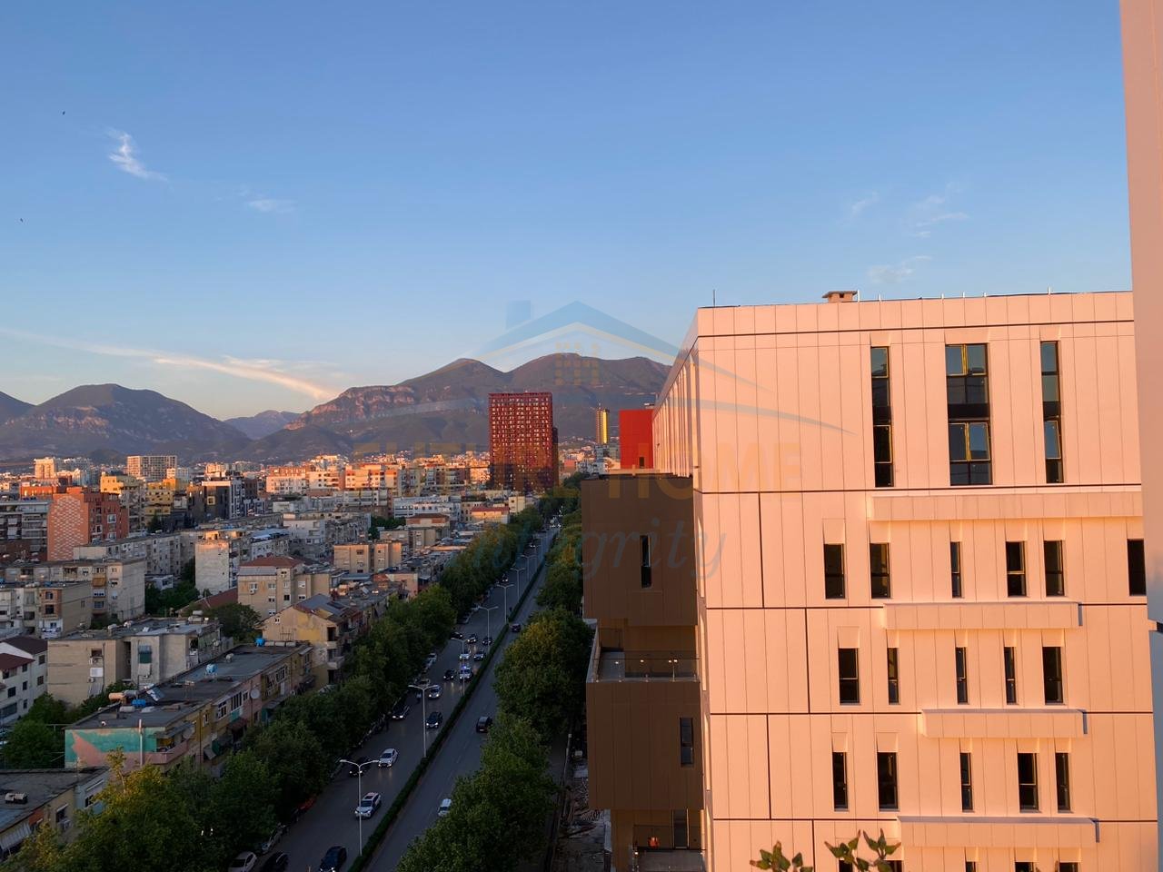 Rent, Duplex 4+1+3+Veranda+Parking space, Square 21 Complex, Tirana.