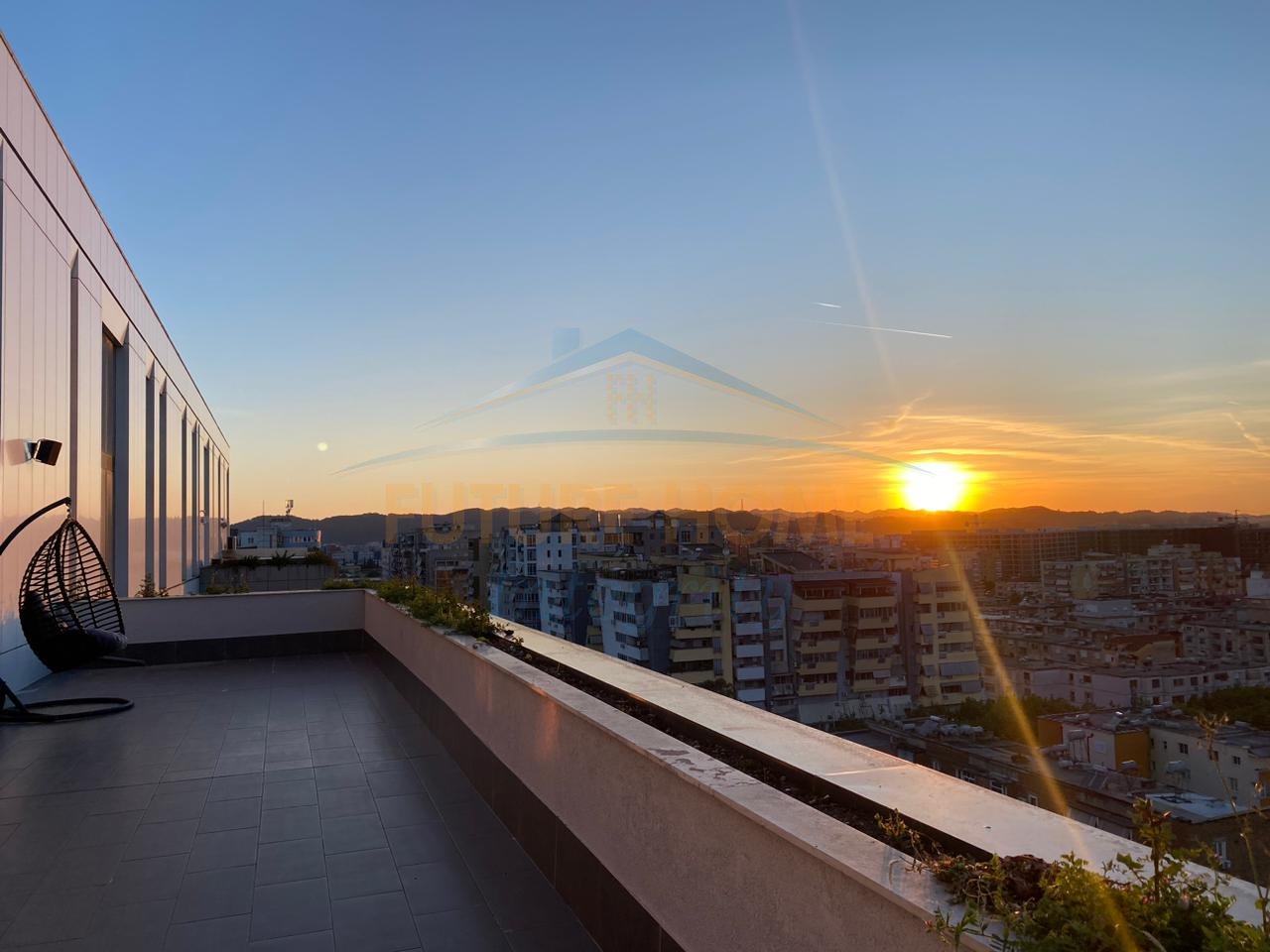 Rent, Duplex 4+1+3+Veranda+Parking space, Square 21 Complex, Tirana.