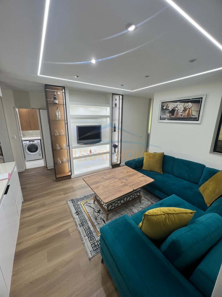 Qera, Apartament 2+1 + Verandë, Ish Fusha e Aviacionit, Tirane