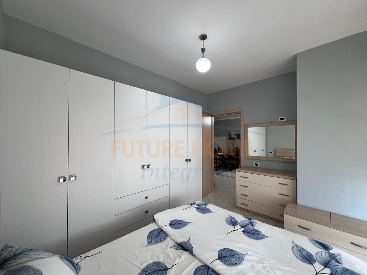 Qera, Apartament 2+1, Ish Tregu Elektrik, Tiranë.