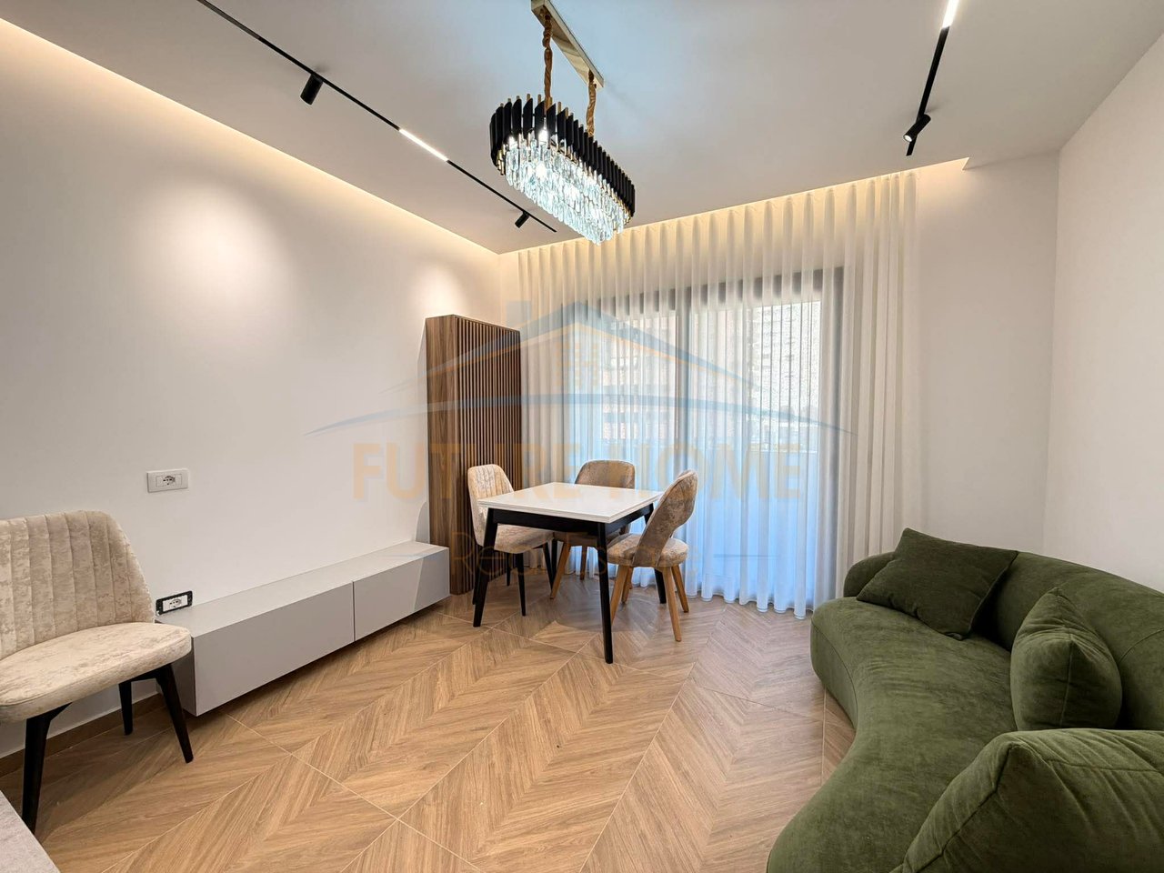 Shitet, 2 Apartamente 1+1, Unaza e Re