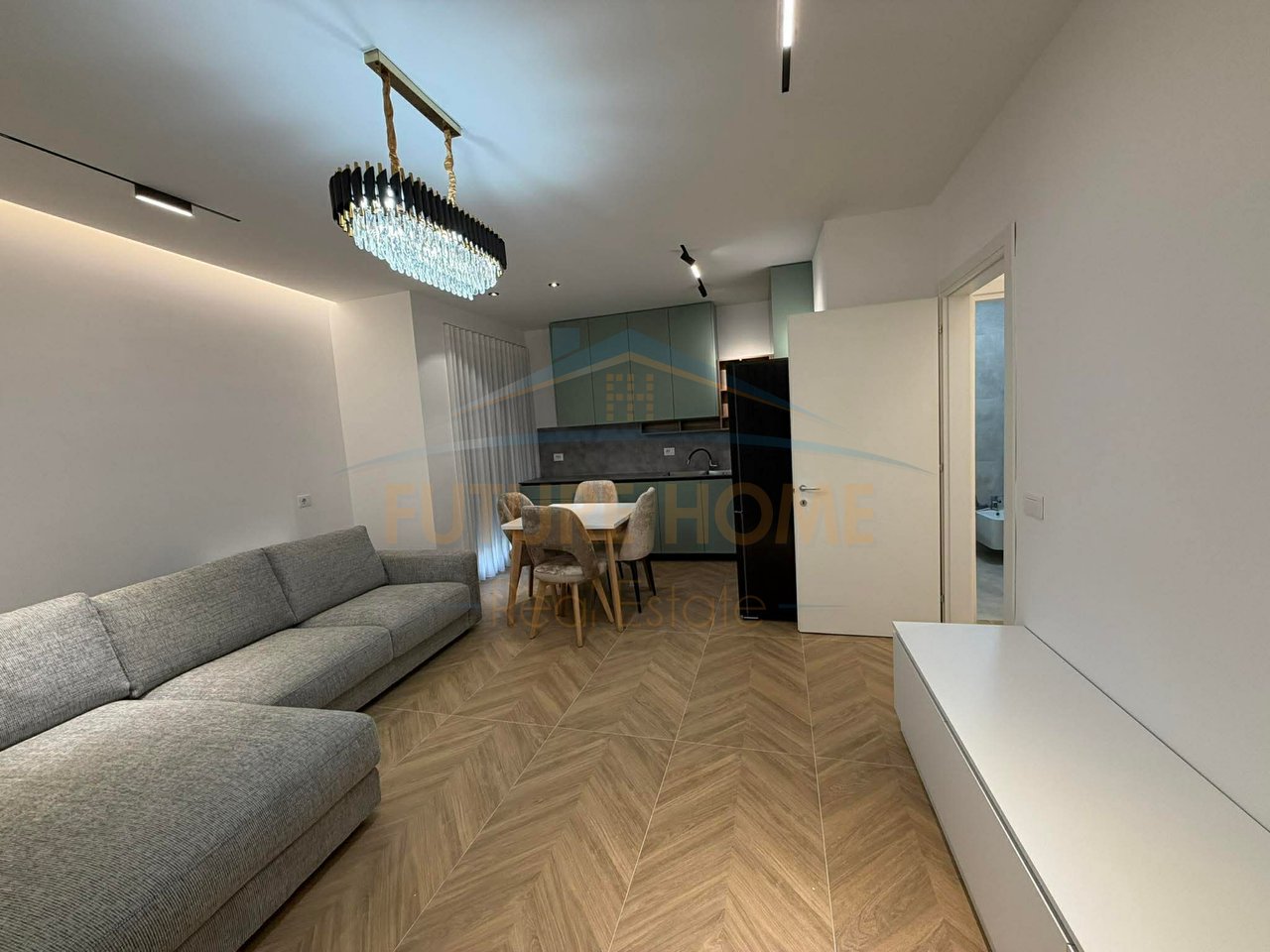 Shitet, 2 Apartamente 1+1, Unaza e Re