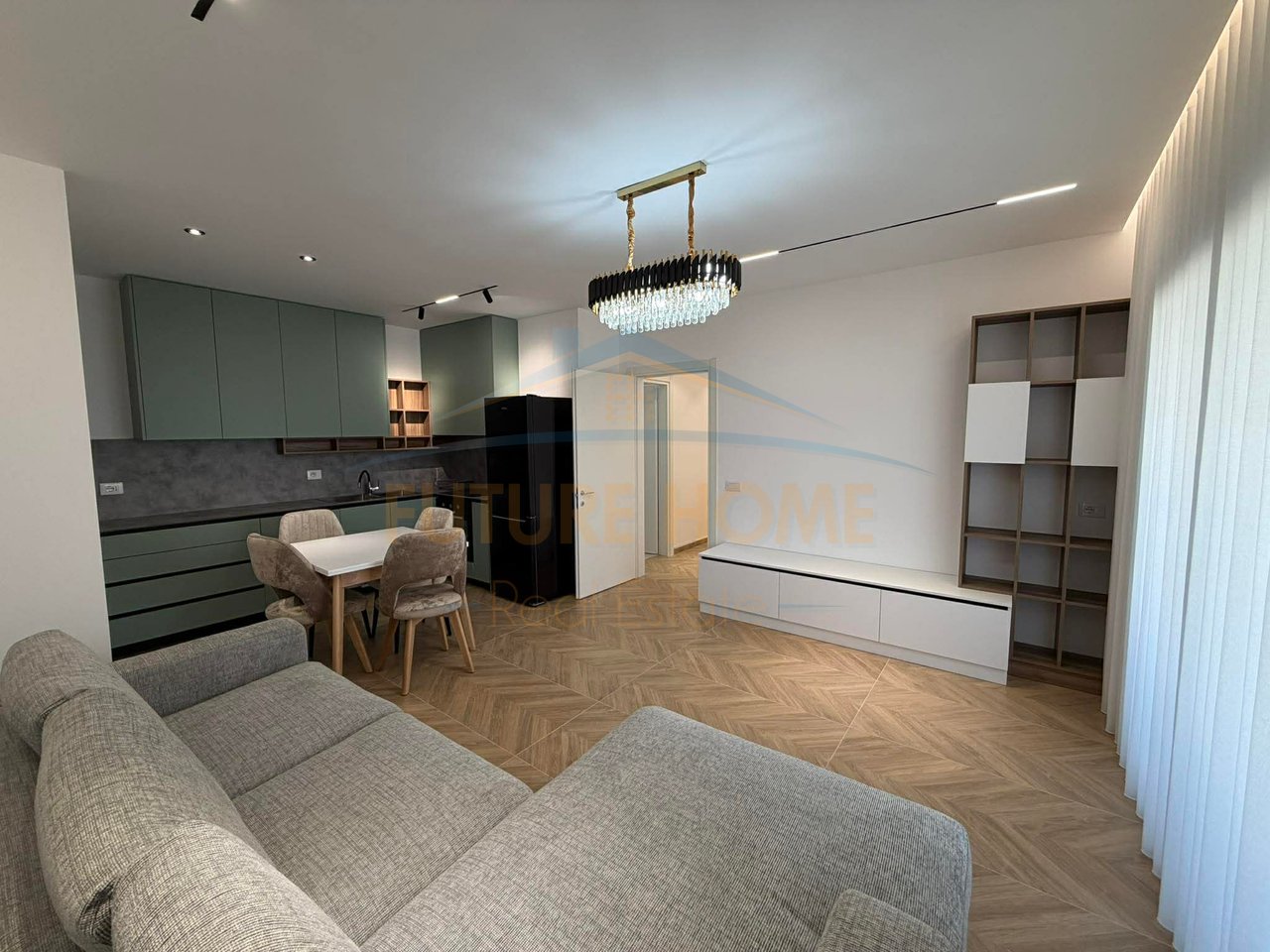 Shitet, 2 Apartamente 1+1, Unaza e Re