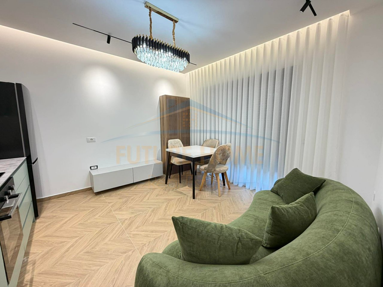 Shitet, 2 Apartamente 1+1, Unaza e Re