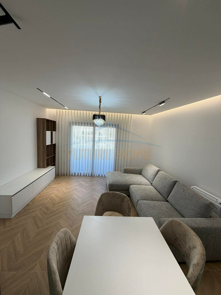 Shitet, 2 Apartamente 1+1, Unaza e Re