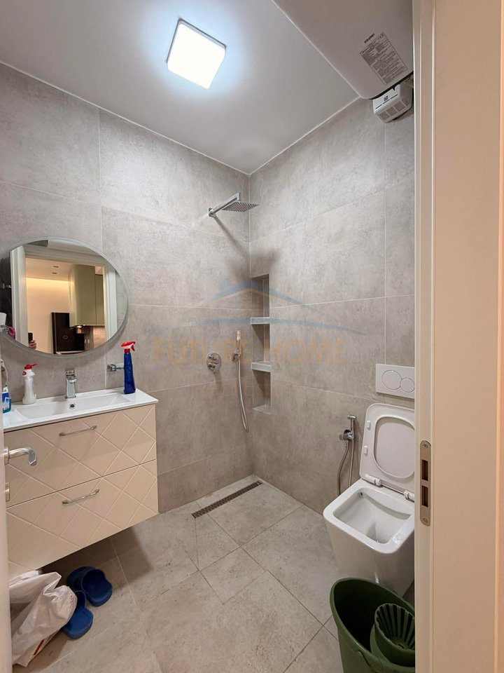 Shitet, 2 Apartamente 1+1, Unaza e Re