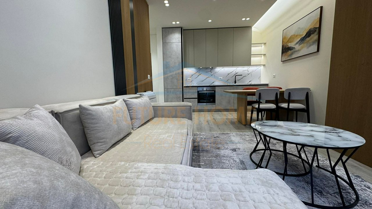 Affitto, Appartamento 1+1 + Posto Auto, Complesso Aura, Via Dritan Hoxha