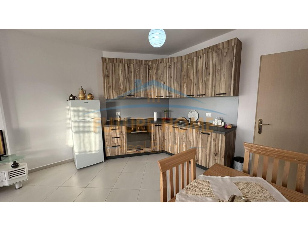 Shitet, Apartament 1+1, Yzberisht, Tiranë
