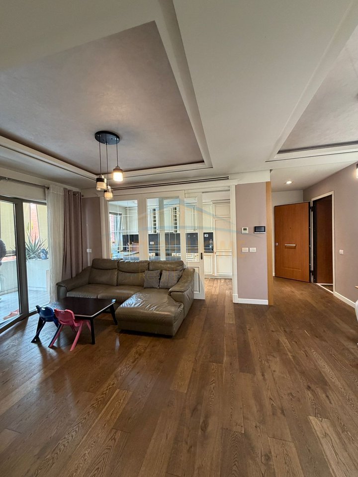 Qira, Apartament 3+1+2+Post Parkimi,Kompleksi Delijorgji