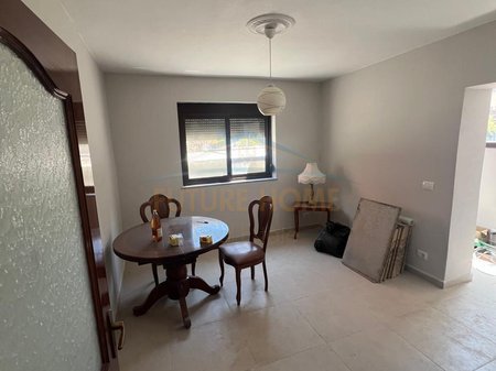 Shitet, Apartament 2+1+Garazhd , Stadiumi"Niko Dovana", Durres