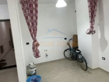 Qera, Apartament 1+1,Stacioni Trenit, Durres