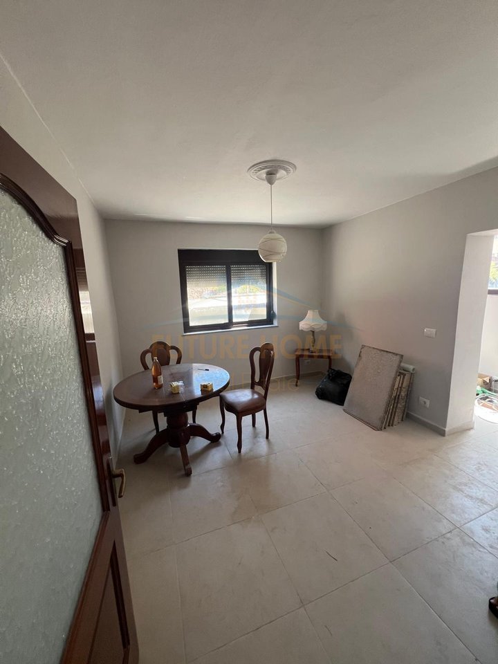 Qera, Apartament 2+1+Garazhd , Stadiumi"Niko Dovana", Durres