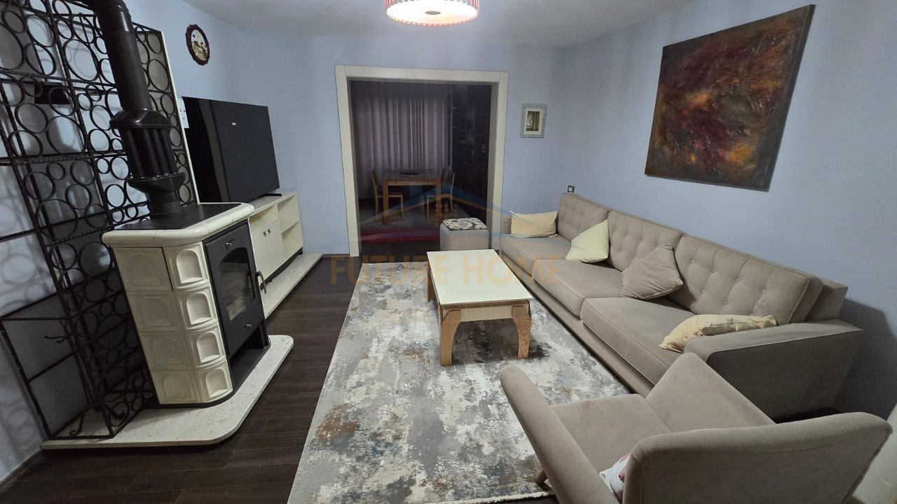 Qira, Appartamento 3+1+2, Piazza Skenderbej, Tirana