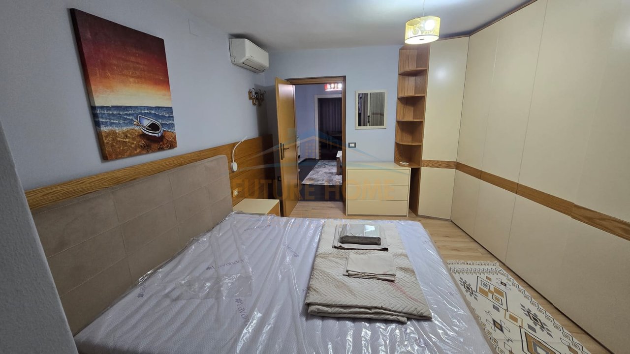 Qira, Appartamento 3+1+2, Piazza Skenderbej, Tirana