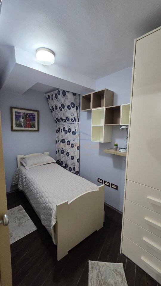 Qira, Appartamento 3+1+2, Piazza Skenderbej, Tirana