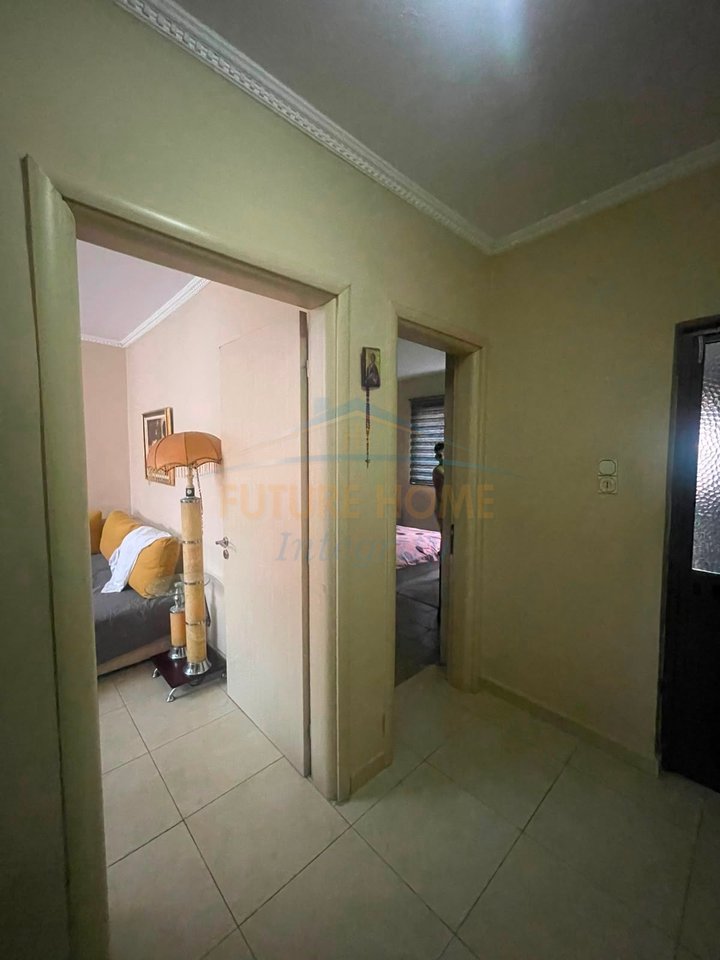 Shitet, Apartament 1+1, Myslym Shyri, Tiranë.