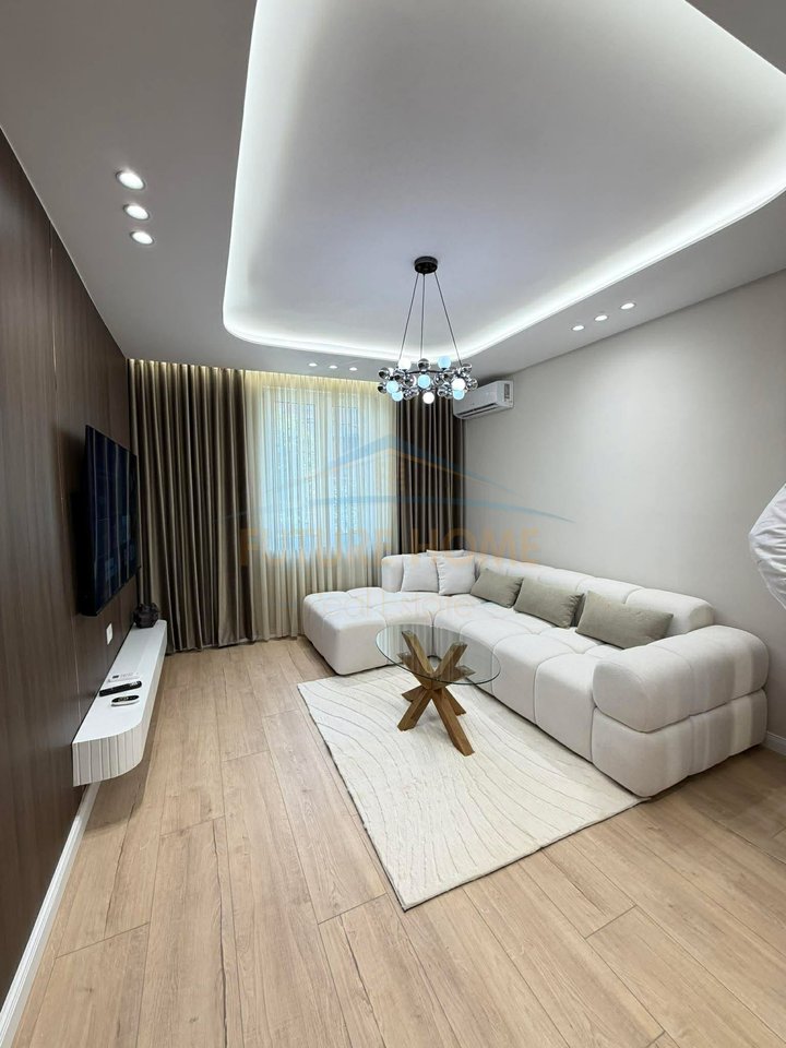 Shitet, Apartament 1+1, Rrugën Margarita Tutulani, Tirane