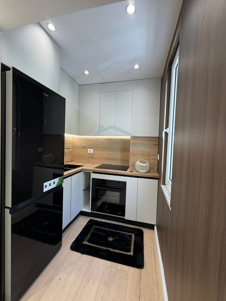Shitet, Apartament 1+1, Rrugën Margarita Tutulani, Tirane