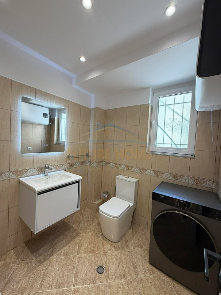 Shitet, Apartament 1+1, Rrugën Margarita Tutulani, Tirane
