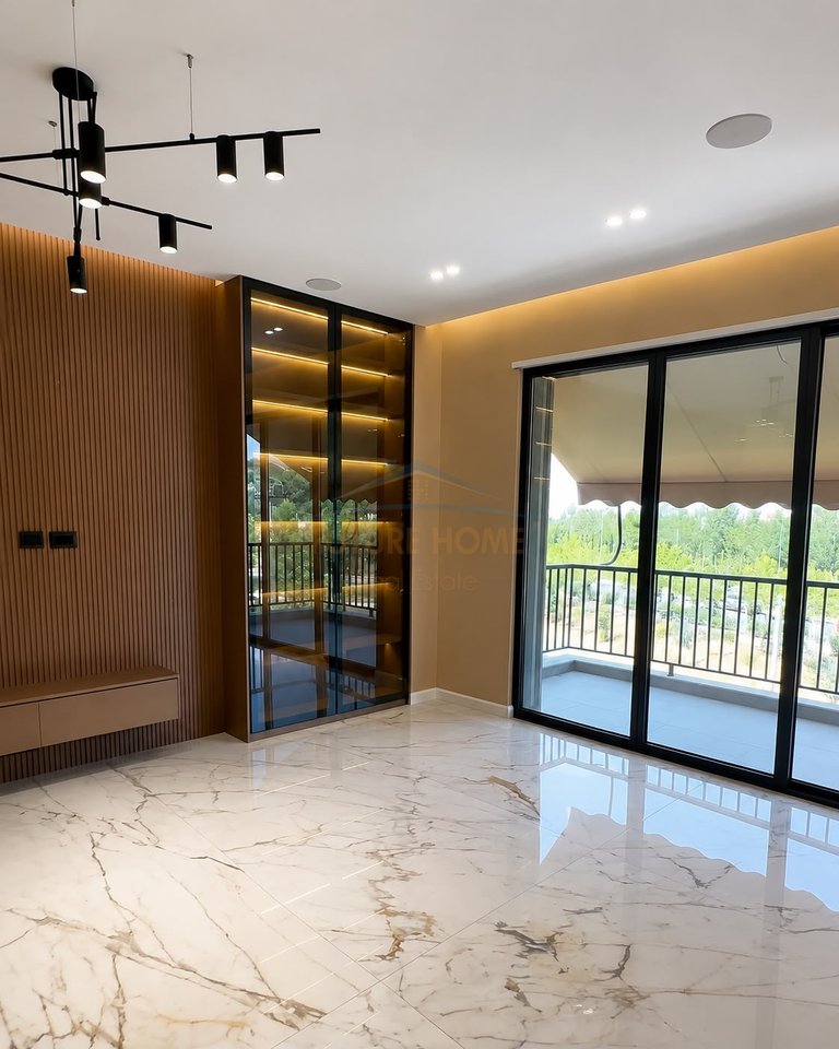 Shitet, Apartament 2+1+2+Post Parkimi, Liqeni i Thate, Tiranë.