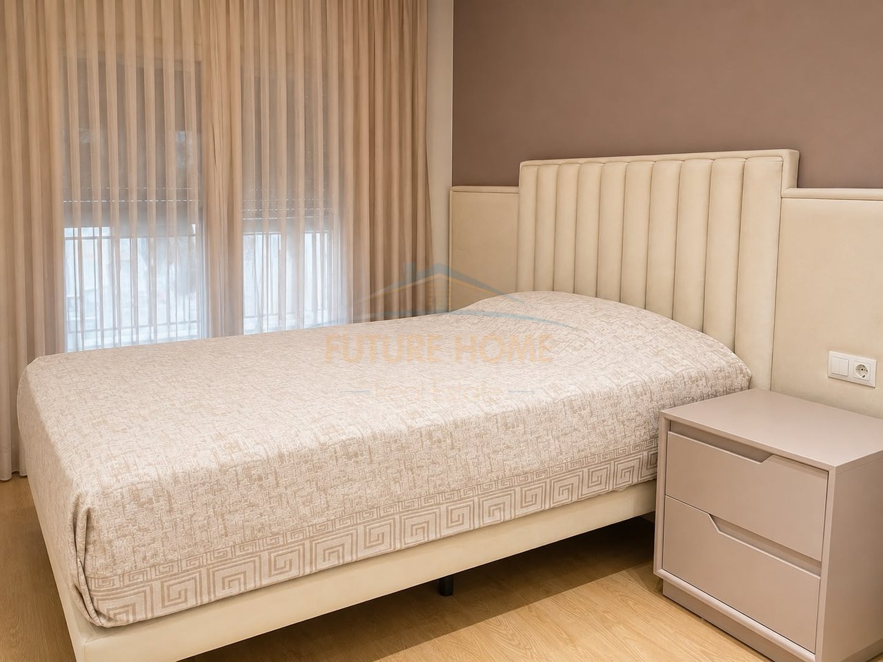 Shitet, Apartament 3+1+2 + Post Parkimi, Rruga e Kosovareve, Tiranë