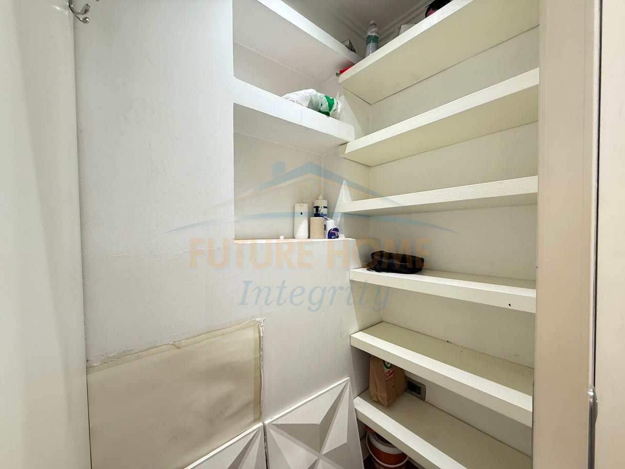 For rent, Beauty Salon, Brryli, Tirana.