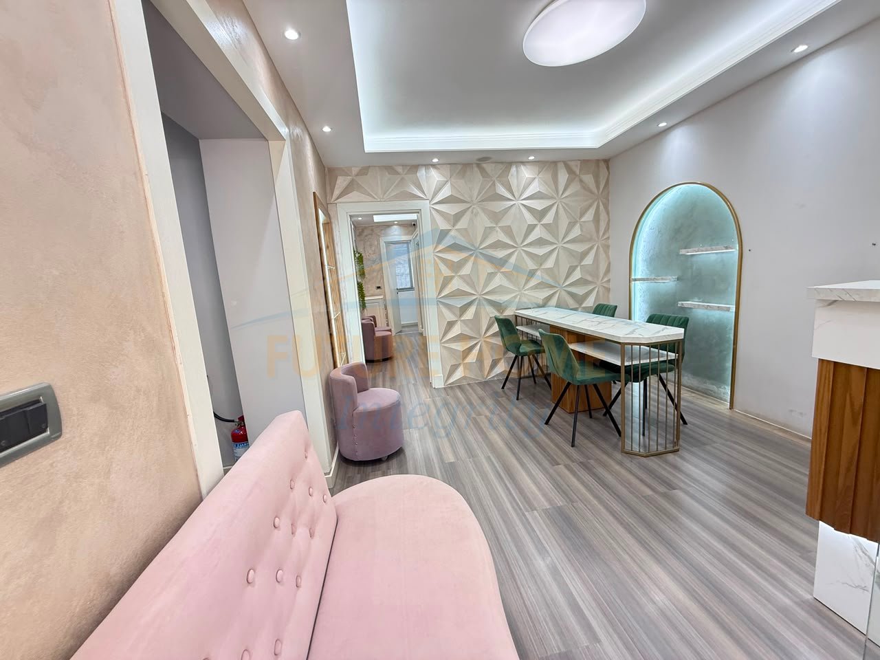 For rent, Beauty Salon, Brryli, Tirana.