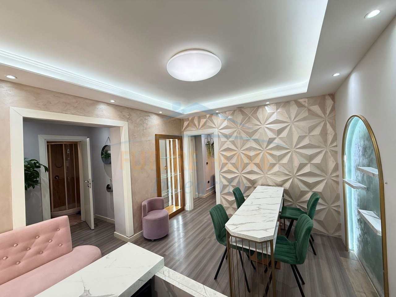 For rent, Beauty Salon, Brryli, Tirana.